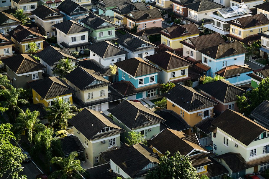 drone picture of neighborhood where houses are close together