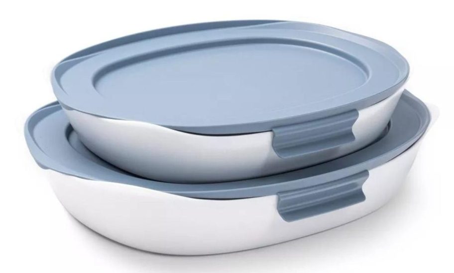 Rubbermaid DuraLite Glass Bakeware 4-Piece (1.5qt & 2.5qt) Baking Dish Set w/ Shadow Blue Lids stock image