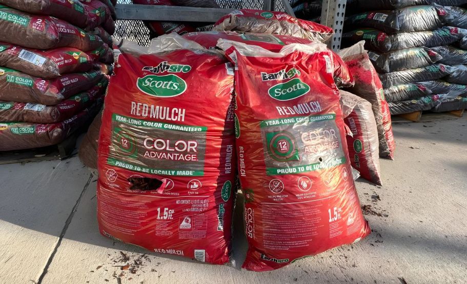 Scotts Mulch Bags Just $2.50 at The Home Depot