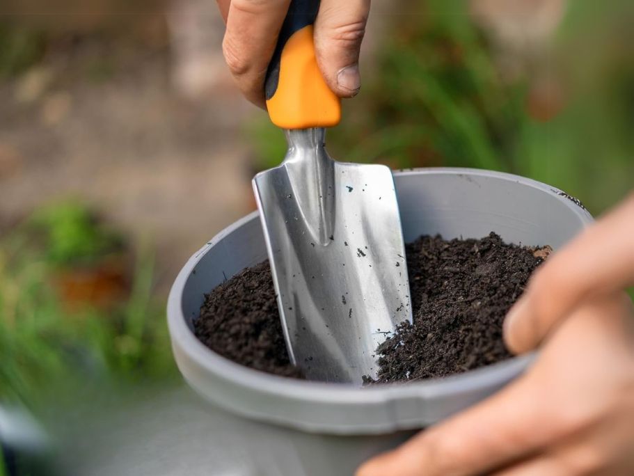 Up to 55% Off Fiskars Garden Tools on Amazon | Hand Trowel Only $5