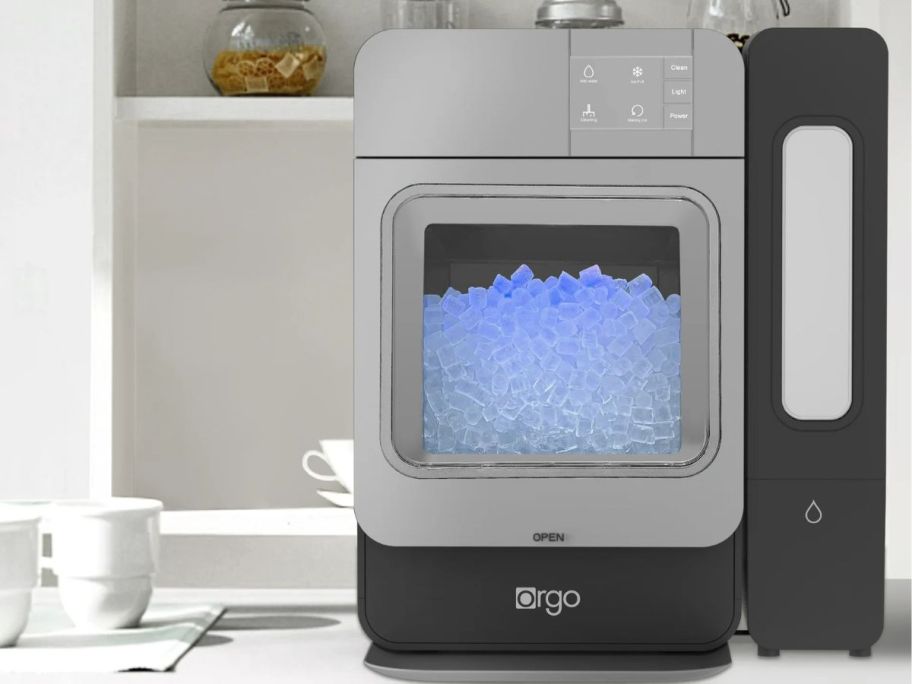 nugget ice maker with ice inside