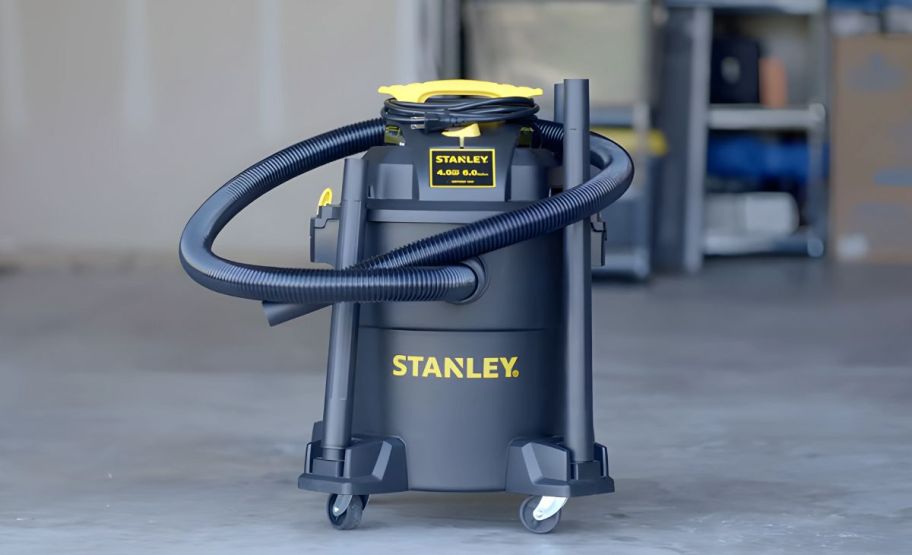 stanley wet dry vac sitting on pavement