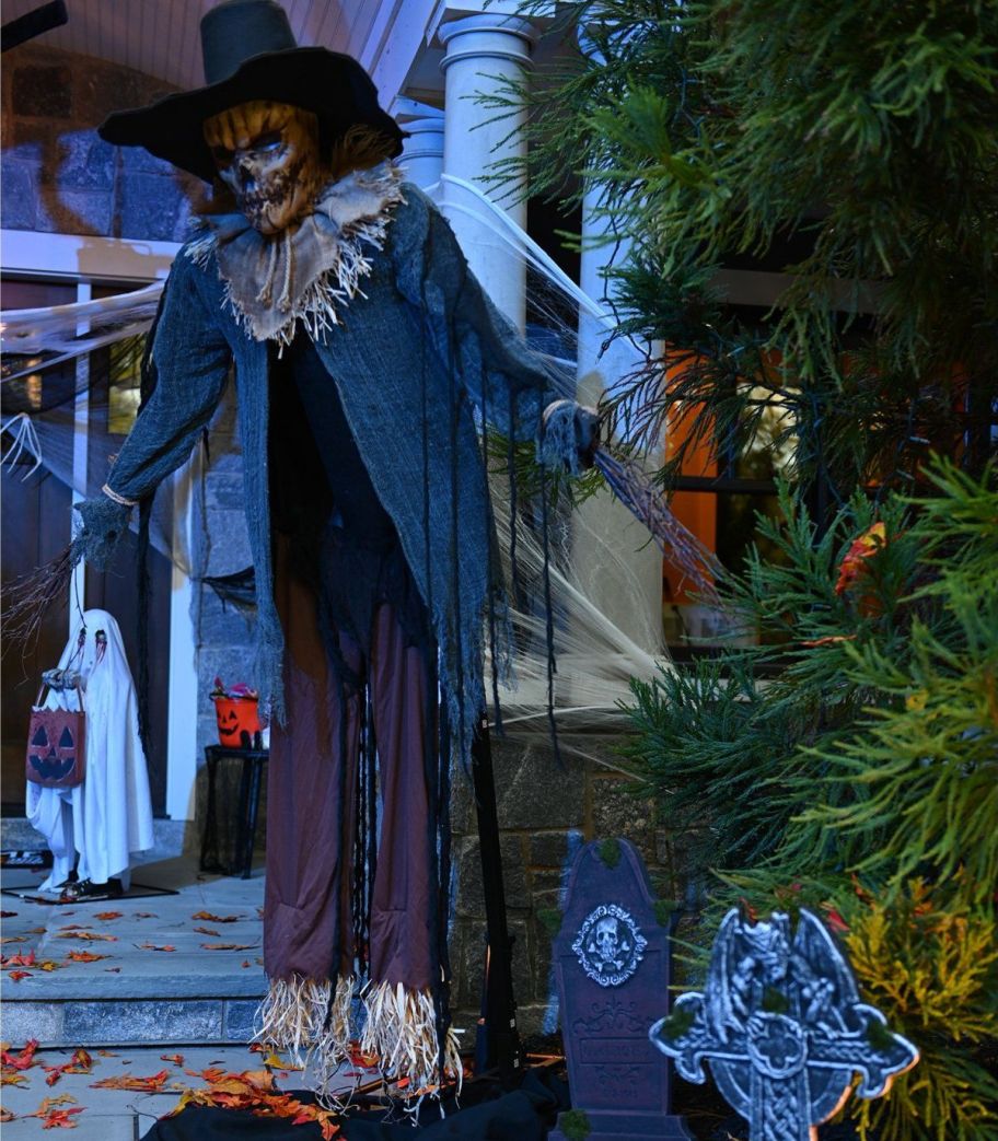 scary animatronic scarecrow