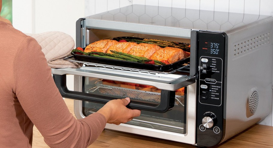 Ninja double oven displayed