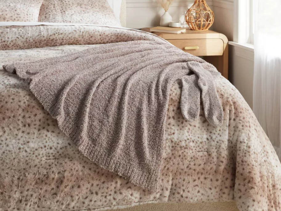 Threshold Cozy Knit Throw Blanket Set w Socks