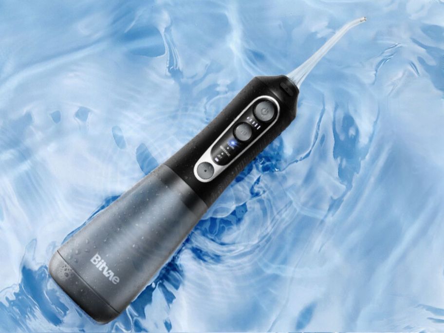 Bitvae Water Flosser in Black in water