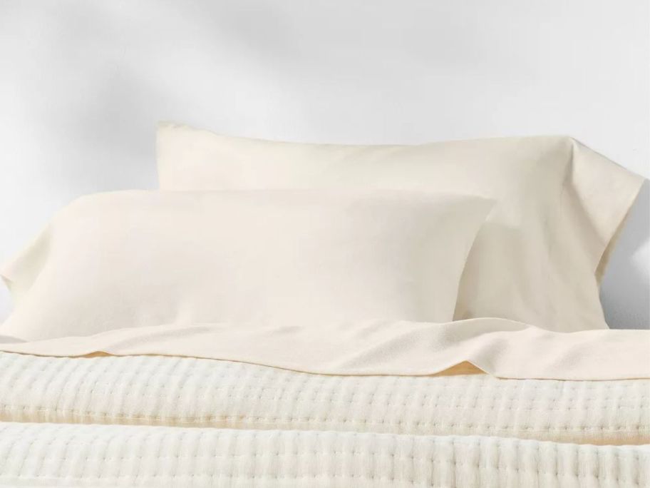 Casaluna Linen Blend Pillowcase Set on bed