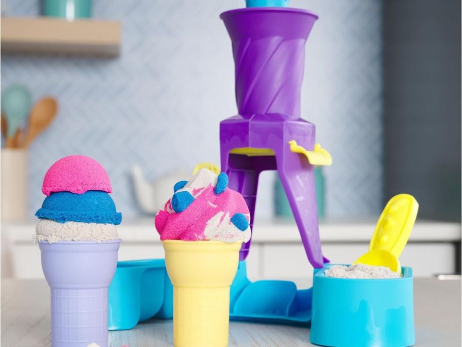 Kinetic Sand Soft Serve Station