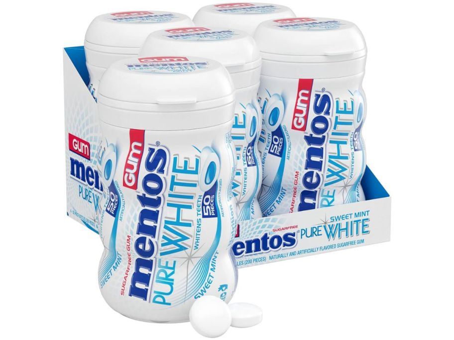 Mentos Pure White Sugarfree Chewing Gum 50-Piece 4-Pack - Sweet Mint stock image