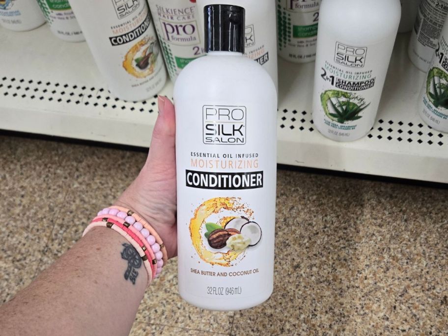 Pro Silk Salon Conditioner 32oz in hand in store