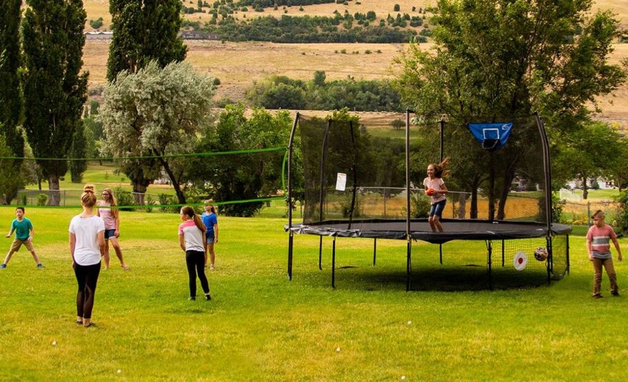 Skywalker Round Sports Arena Enclosed Trampoline Only $252 on Sam’sClub.online (Reg. $450)