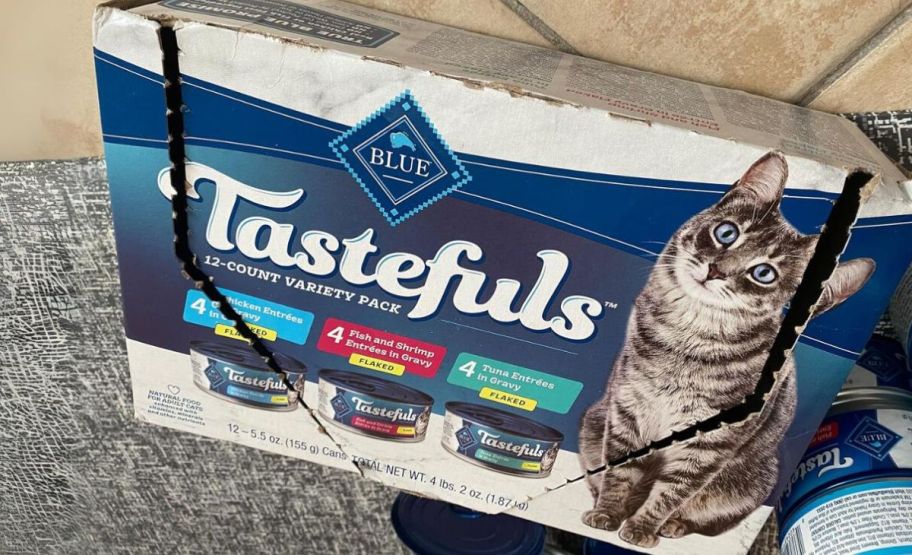 a 12 count variety pack of blue buffalo tastefuls cat food