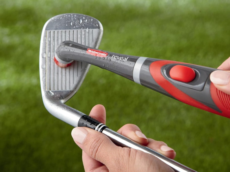 rubbermaid scrubber on golf paddle