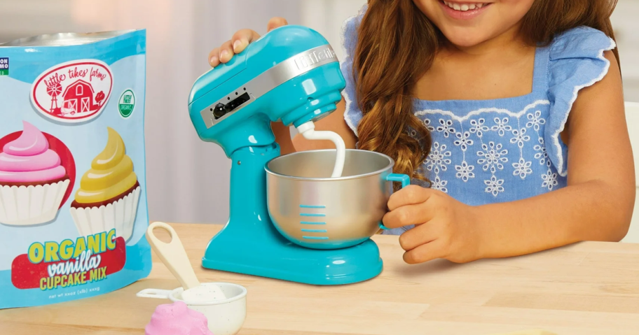 Little Tikes Creative Chefs Baker’s Kit with Make-It Mix Play Sand