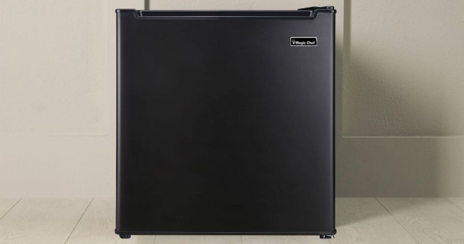 A black Magic Chef 1.7 cu. ft. Freezerless Mini Fridge 