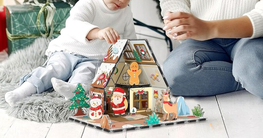 Picasso Tiles 46-Piece Gingerbread House-Themed Magnetic Building Tiles Set