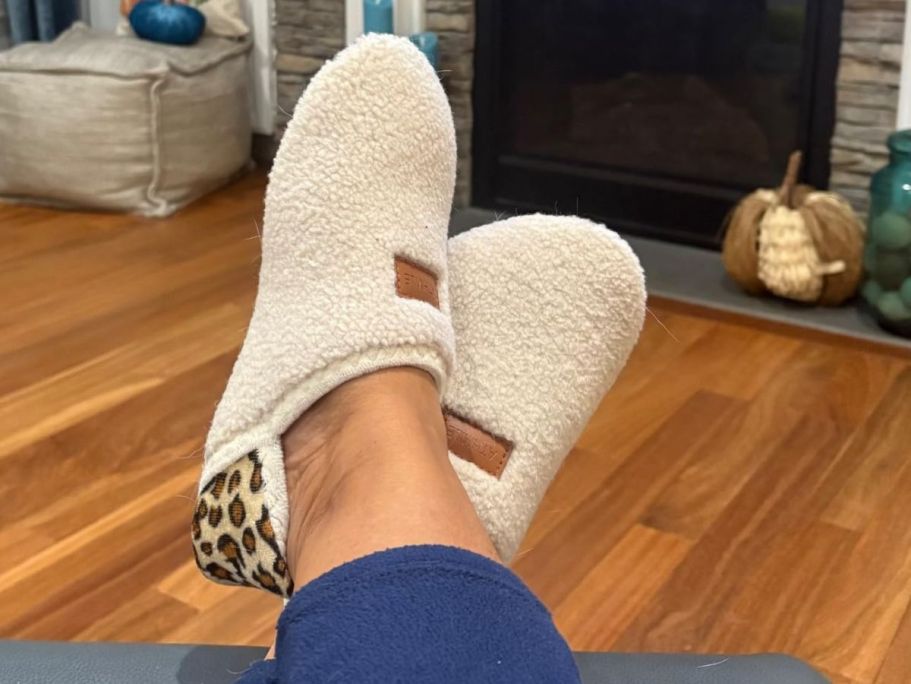 onlinefy Amazon House Slippers from $10 (Reg. $24) | Women’s & Men’s Styles