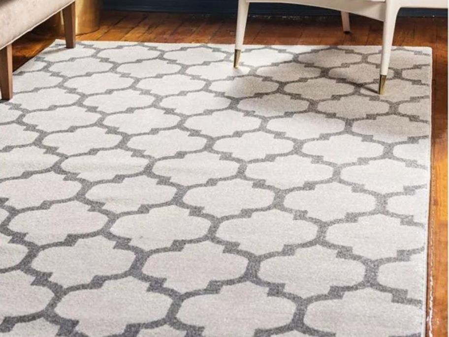 Bayshore Home Arbor 5' x 8' Area Rug in living room