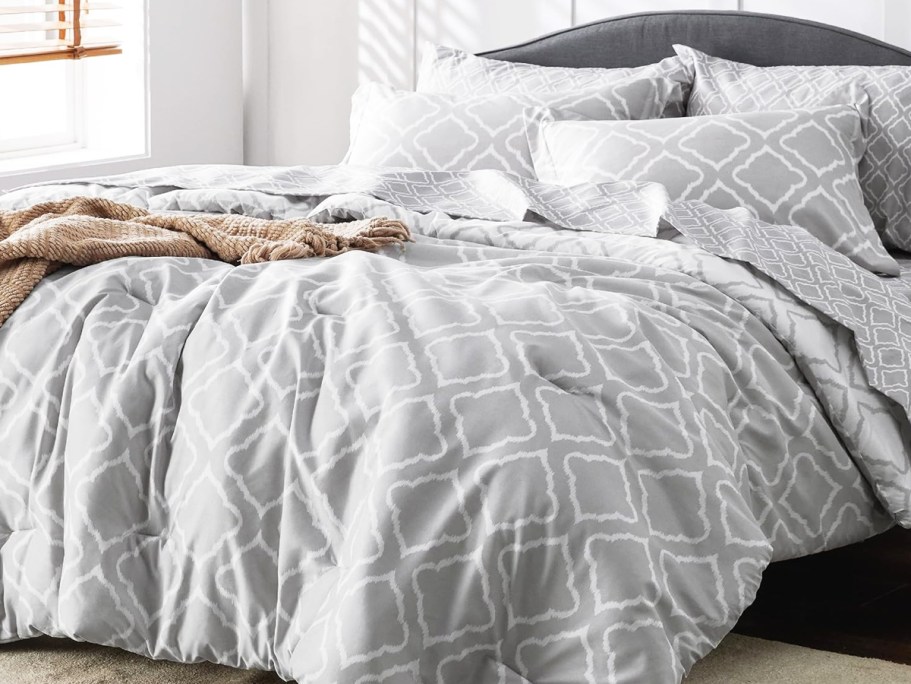 onlineplete 7-Piece Bedding Sets from $24.99 Shipped on Amazon (Regularly $60)