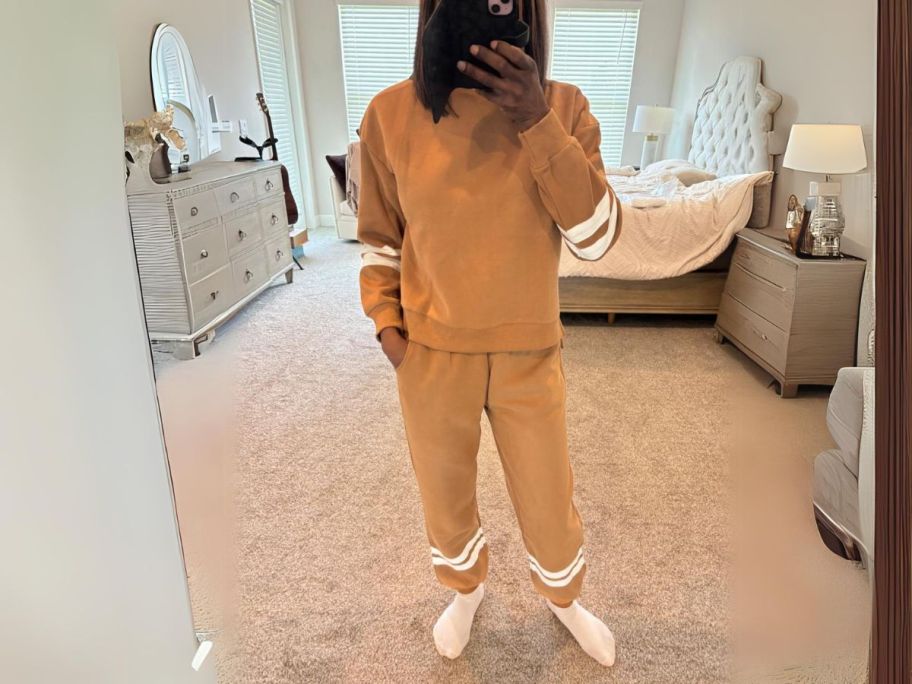 girl wearing PrettyGarden Track Suit 2-Piece Lounge Set