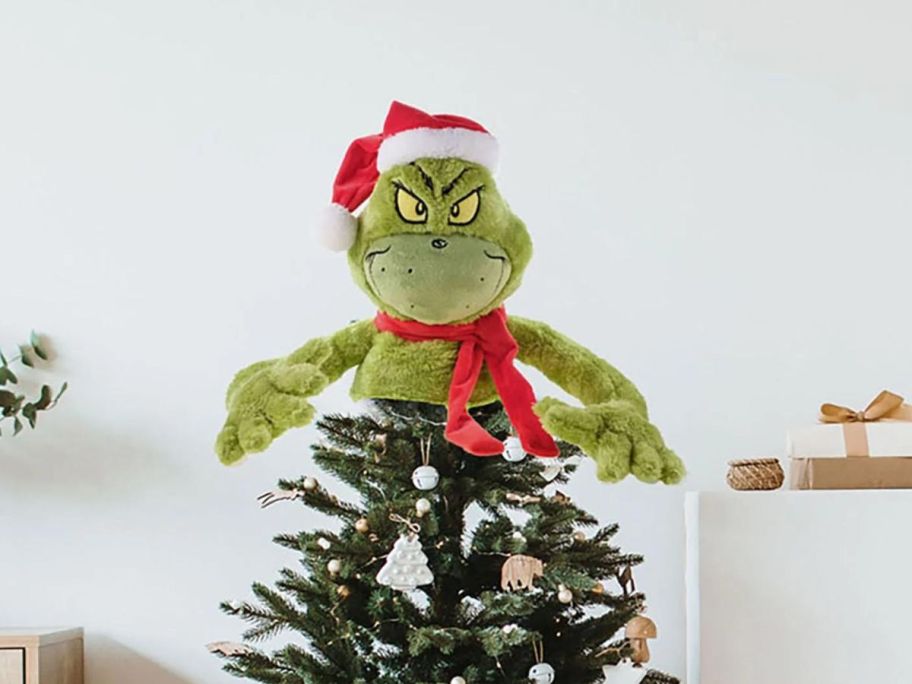 Ruz DC Grinch Tree Hugger on tree