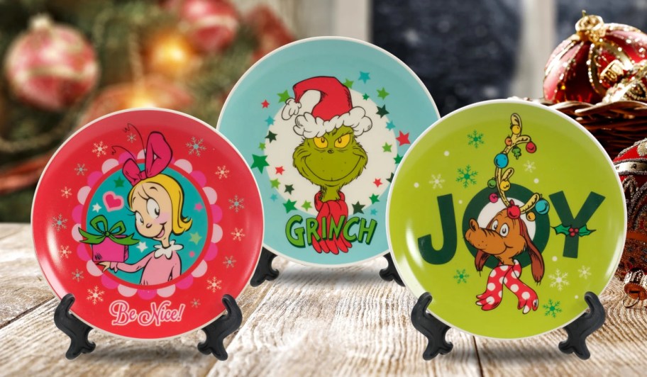 3 decorative Grinch plates