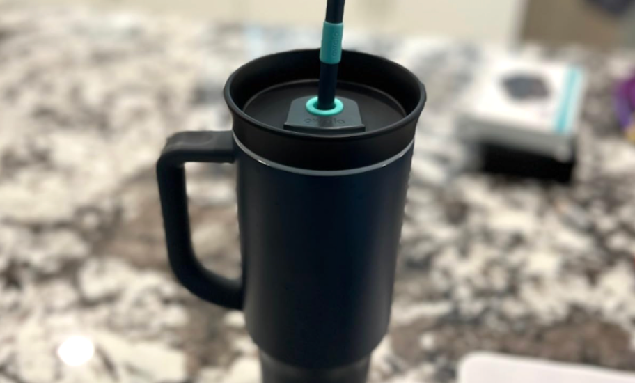 owala tumbler in black 