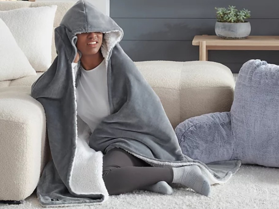 Up to 55% Off UGG Throw Blankets on Macys.online | Hooded Blanket Just $19.99!