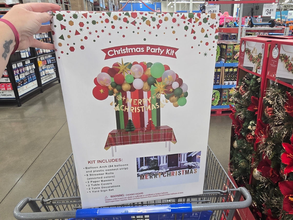 Sam’s Club Christmas & New Years Party Decorating Kits $29.88 – Includes Balloon Garland, Yard Letters & More