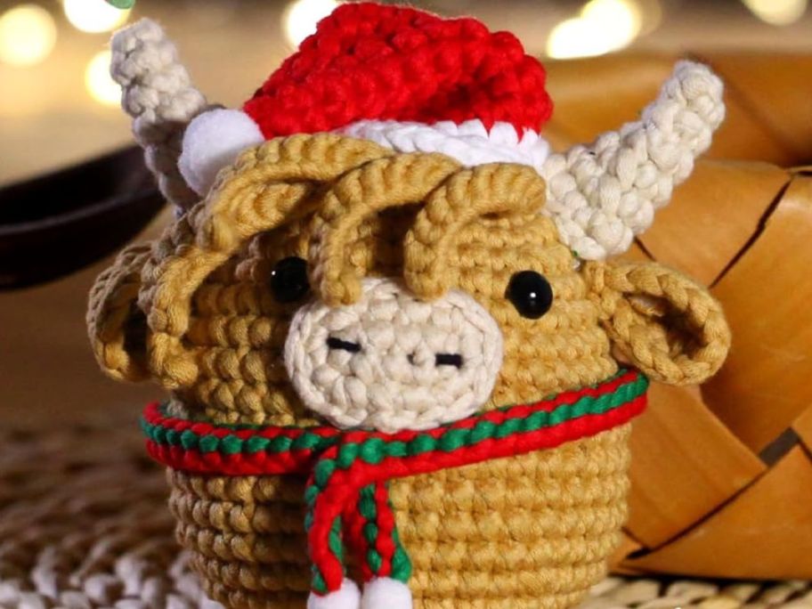 Christmas Highland Cow Crochet Kit