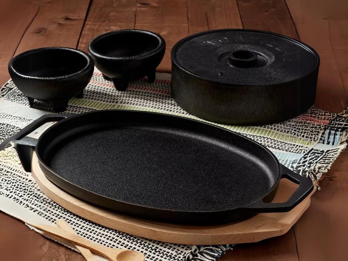 Cast Iron Fajita Pan & Accessories Set JUST $19.99 on Macys.online (Reg. $62)