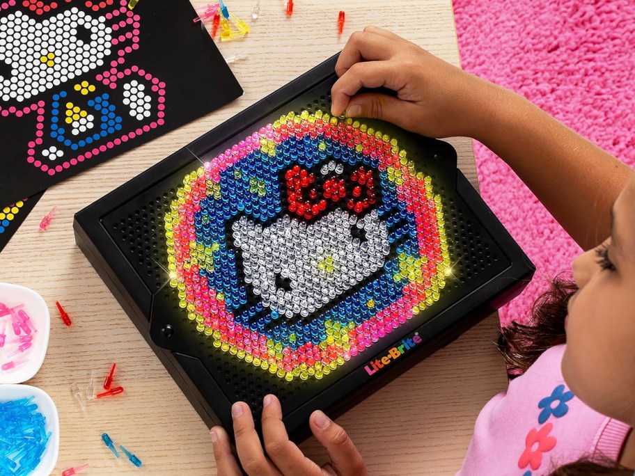 girl onlinepleting hello kitty lite brite design