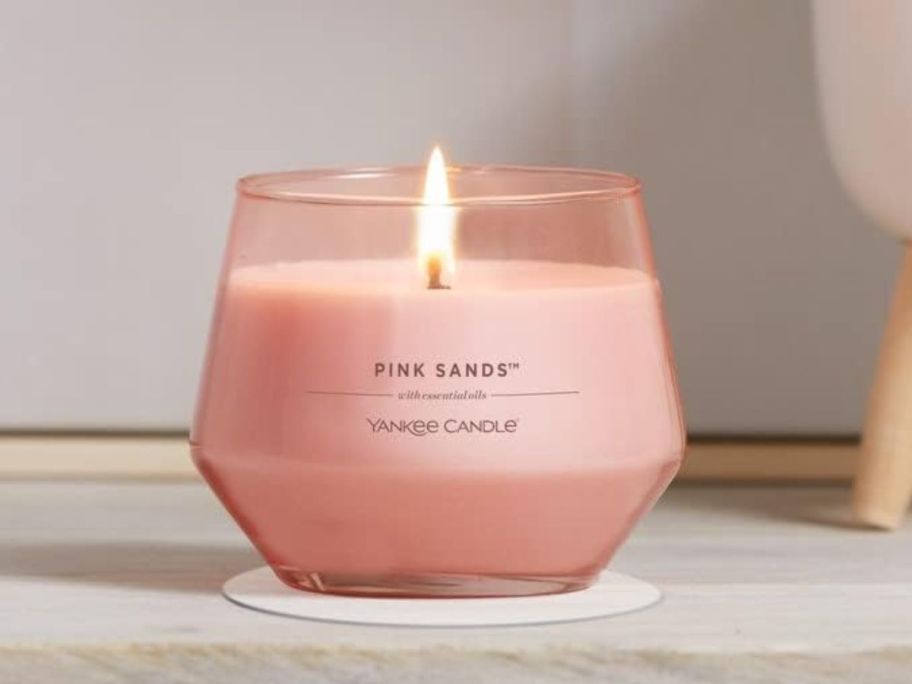 Yankee Candles 10oz in Pink Sands