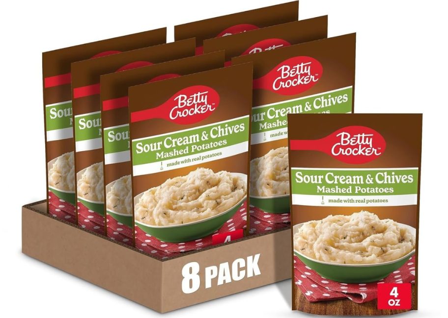 Betty Crocker Sour Cream & Chives Mashed Potatoes 8-Pack stock image