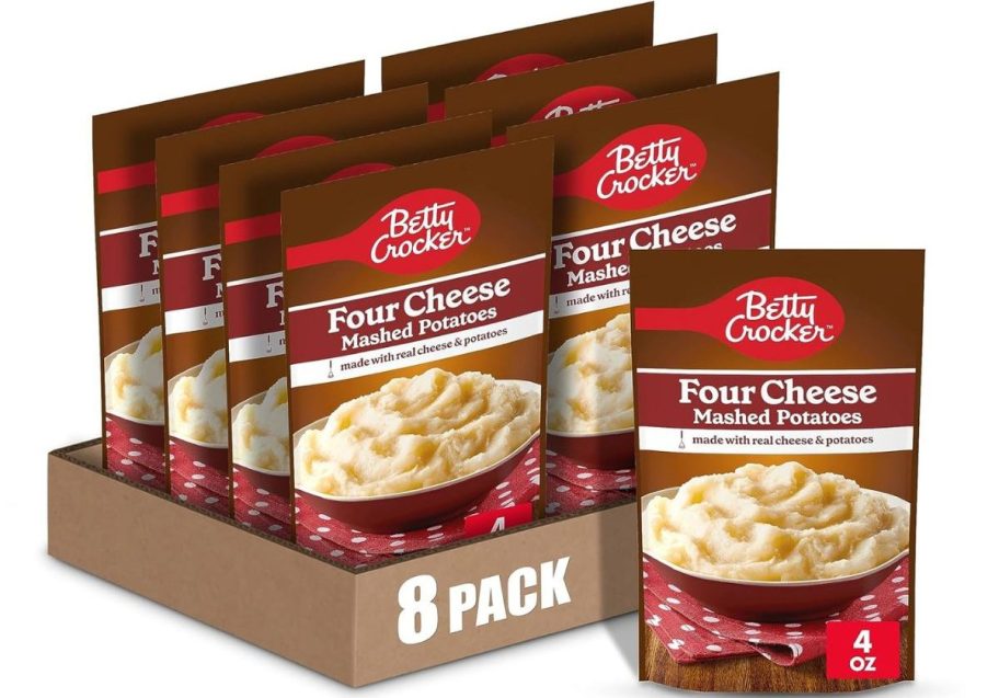 Betty Crocker Four Cheese Mashed Potatoes 8-Pack stock image