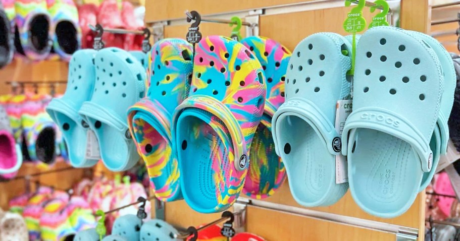 *HOT* Up to 65% Off Crocs Black Friday Sale | Styles from 13.60 (Reg. $40)