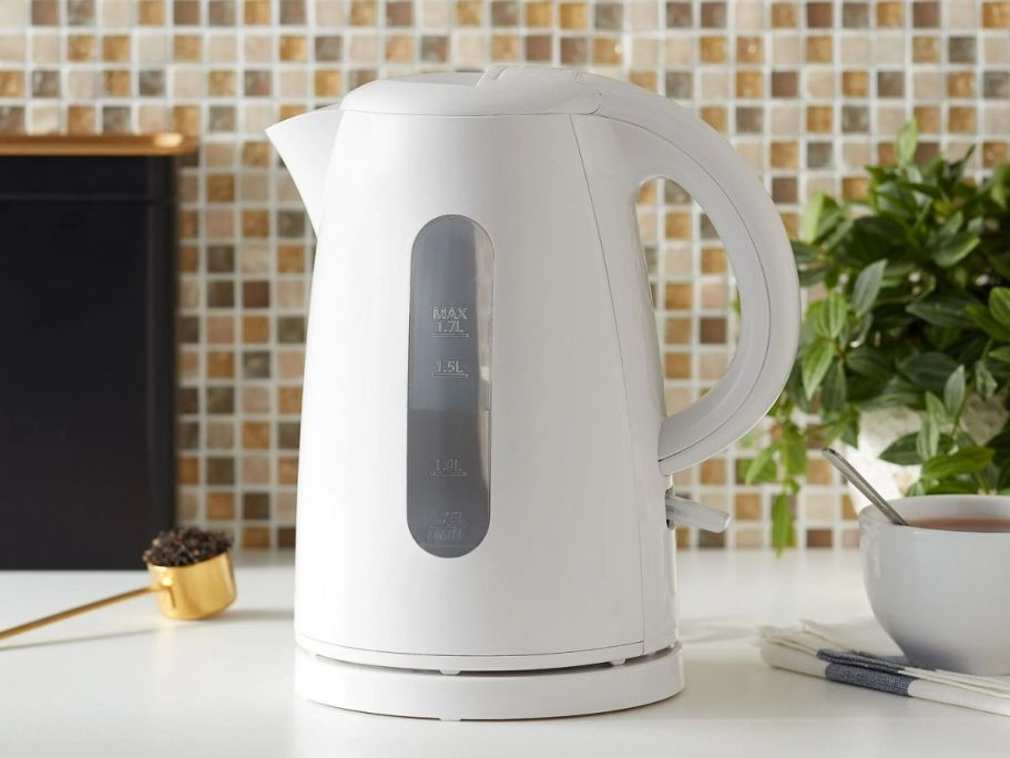 Mainstays Electric Kettle Just $9 on Walmart.online (Regularly $16)