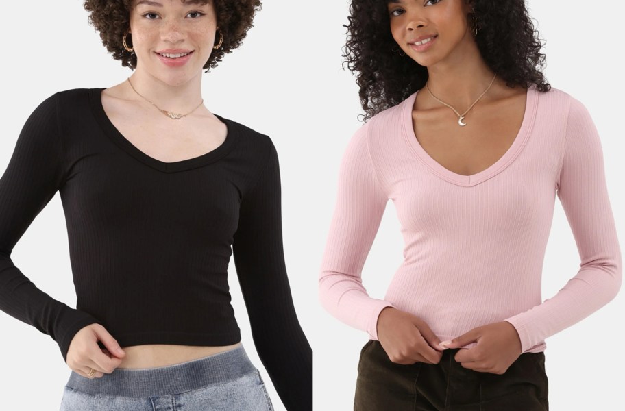 No Boundaries Seamless V-Neck Top with Long Sleeves