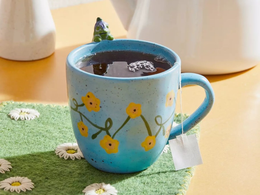 Peeking Animal Coffee Mug with frog