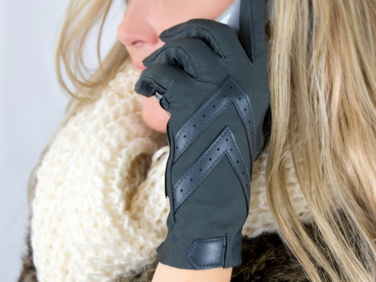 woman on phone wearing black Women's Chevron Shortie Spandex Gloves