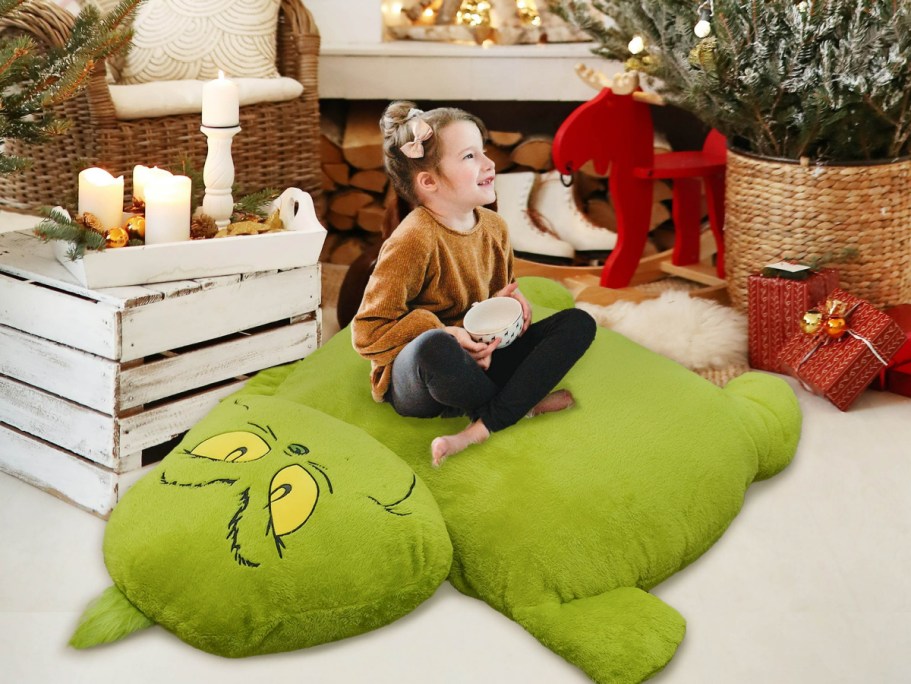 HUGE Grinch Jumbo Plush Only $30 on Walmart.online (Reg. $60) | May Sell Out!