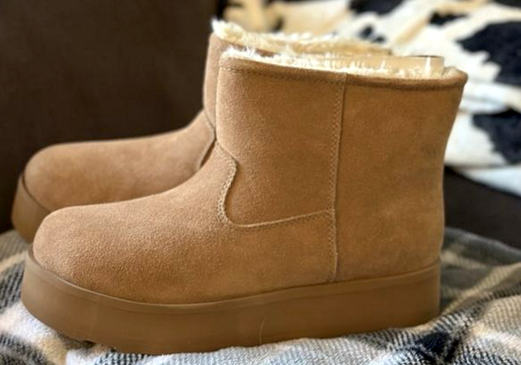 6 Trendy Walmart Women’s Boots – All UNDER $20!