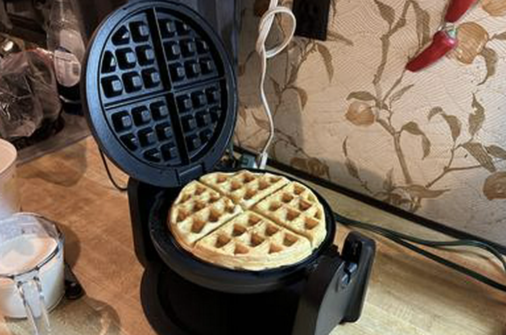 Rotating Belgian Waffle Maker ONLY $13.48 on Walmart.online (Regularly $26)