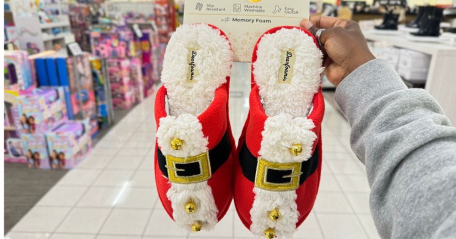 Dearfoams Unisex Holiday Novelty Scuff in hand in store