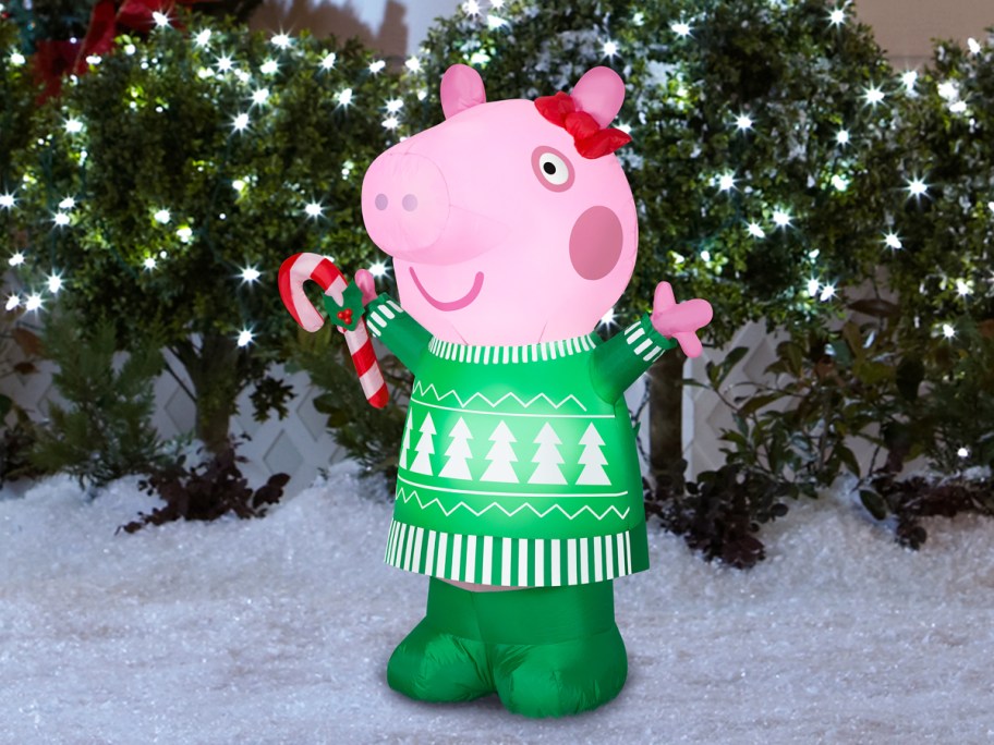 Peppa Pig in christmas sweater inflatable