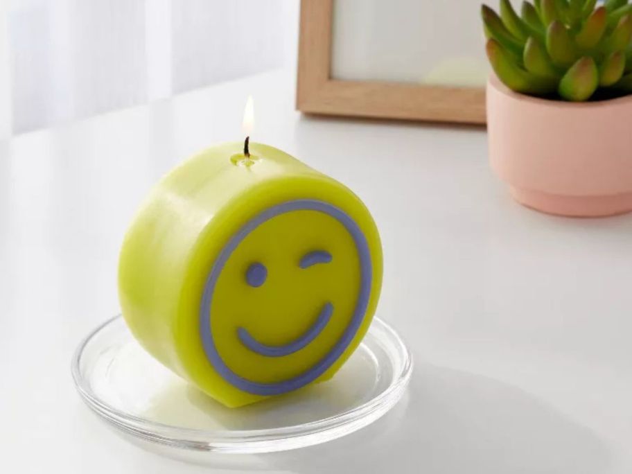 Room Essential Smiley Face Figural Candle 