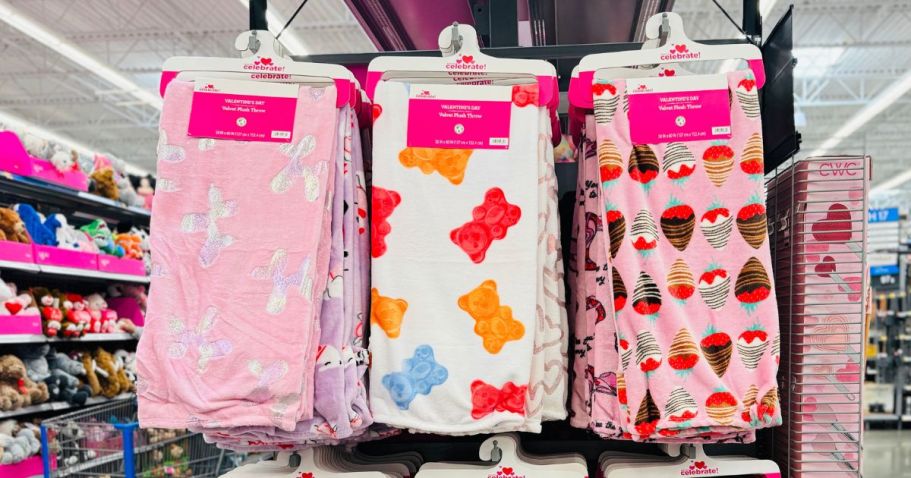 These 5 Walmart Valentine’s Day Throw Blankets Are Only $9.98