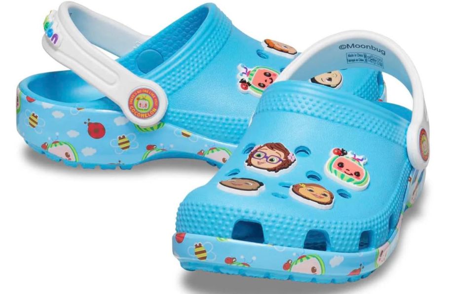 a pair of toddlers coonlineelon clogs