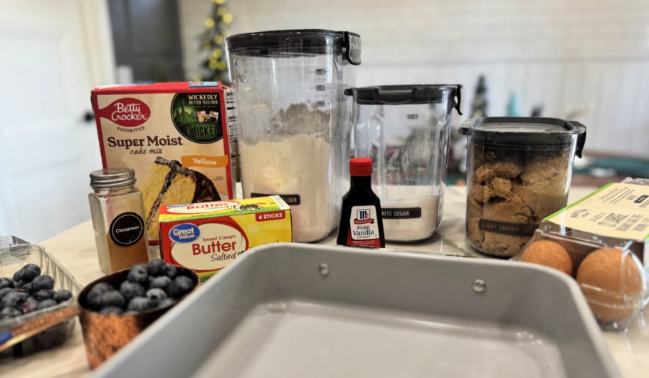 ingredients to make blueberry crumb cake 