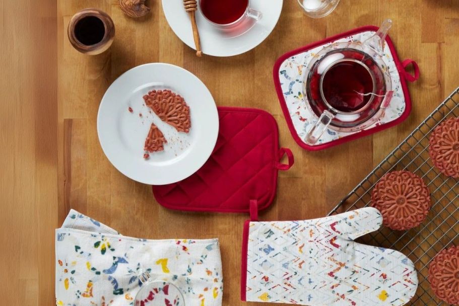 Mainstays 5-Piece Oven Mitt Set ONLY $4 on Walmart.online